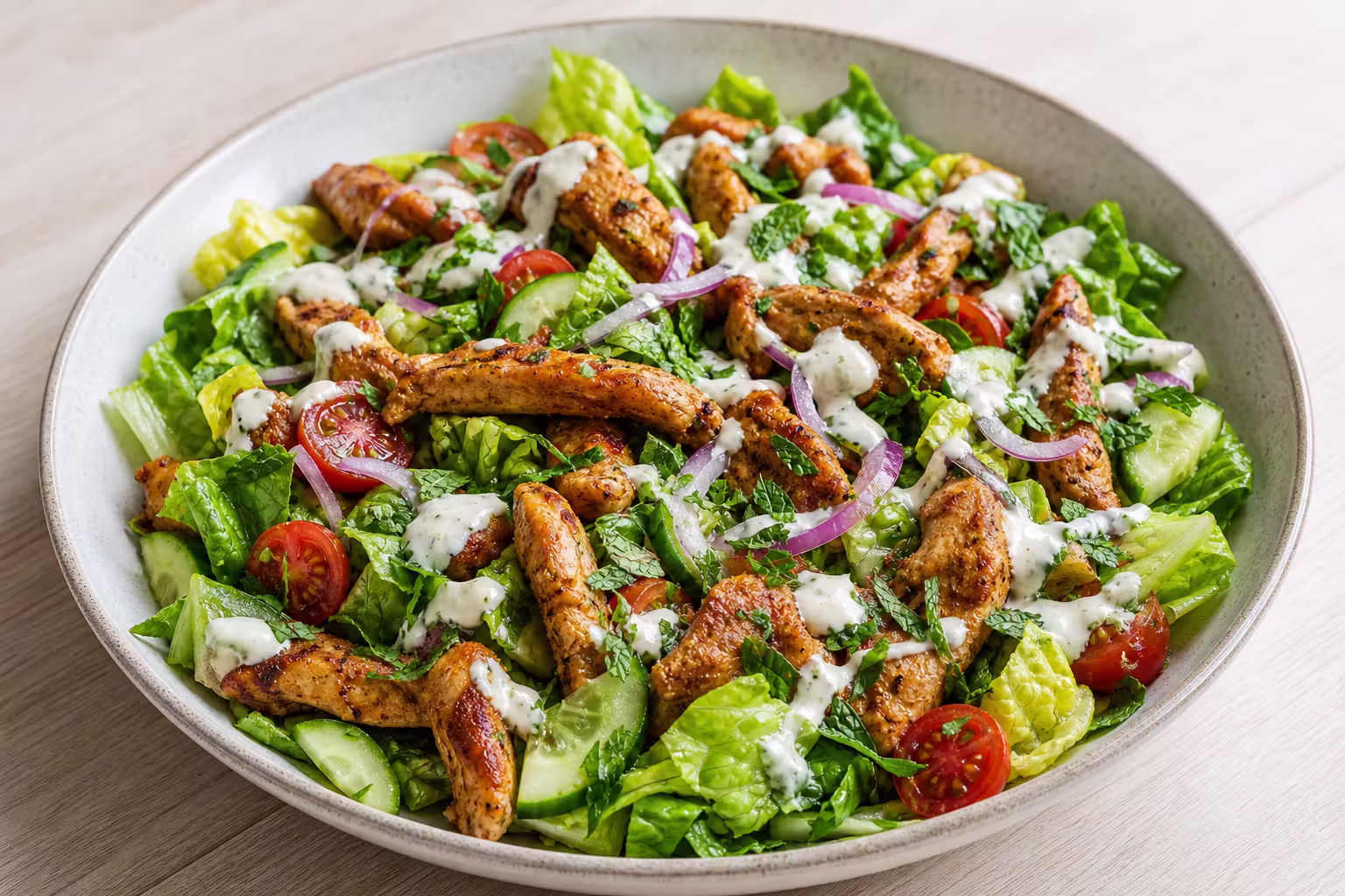 Hähnchen-Shawarma-Salat aus der Pfanne